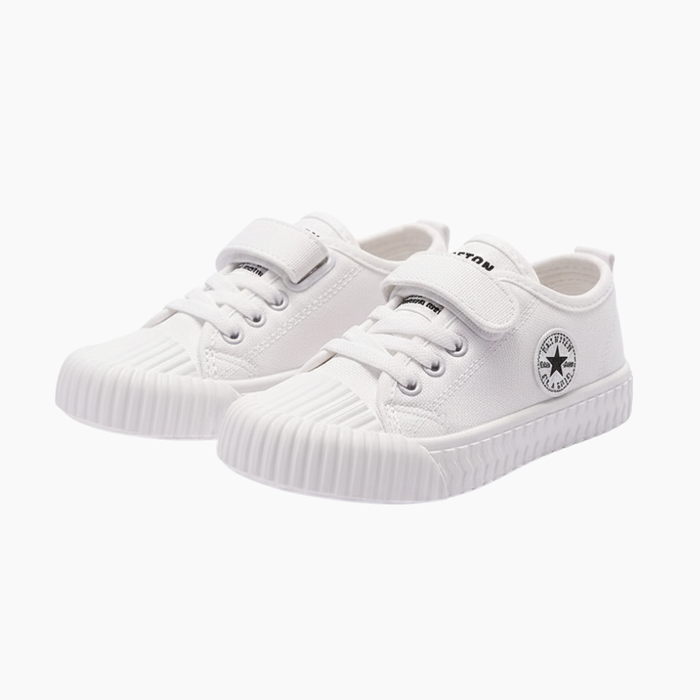 Sneakers barn i vit canvas med kardborreband – lätta och bekväma – Kivela