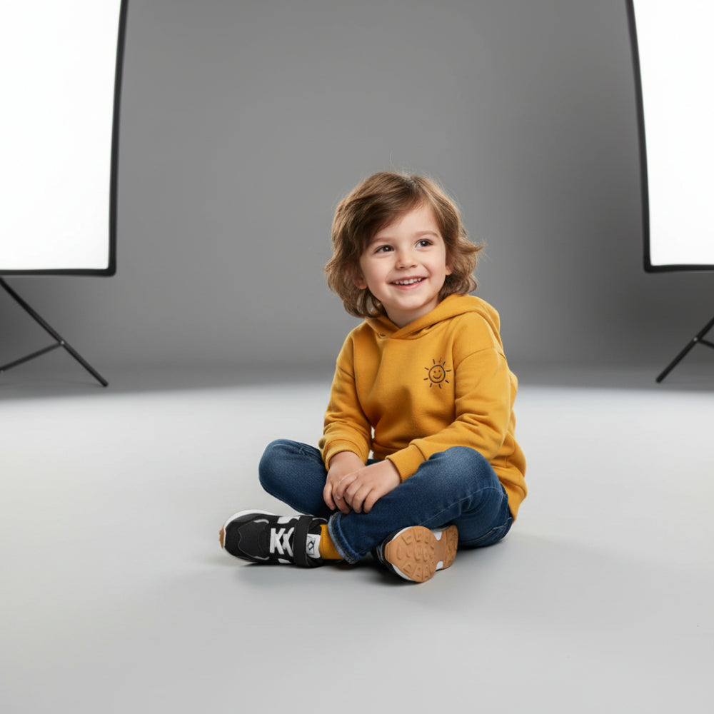 Svarta sneakers barn – stötdämpande sula och andningsbar ovandel – Kivela.se