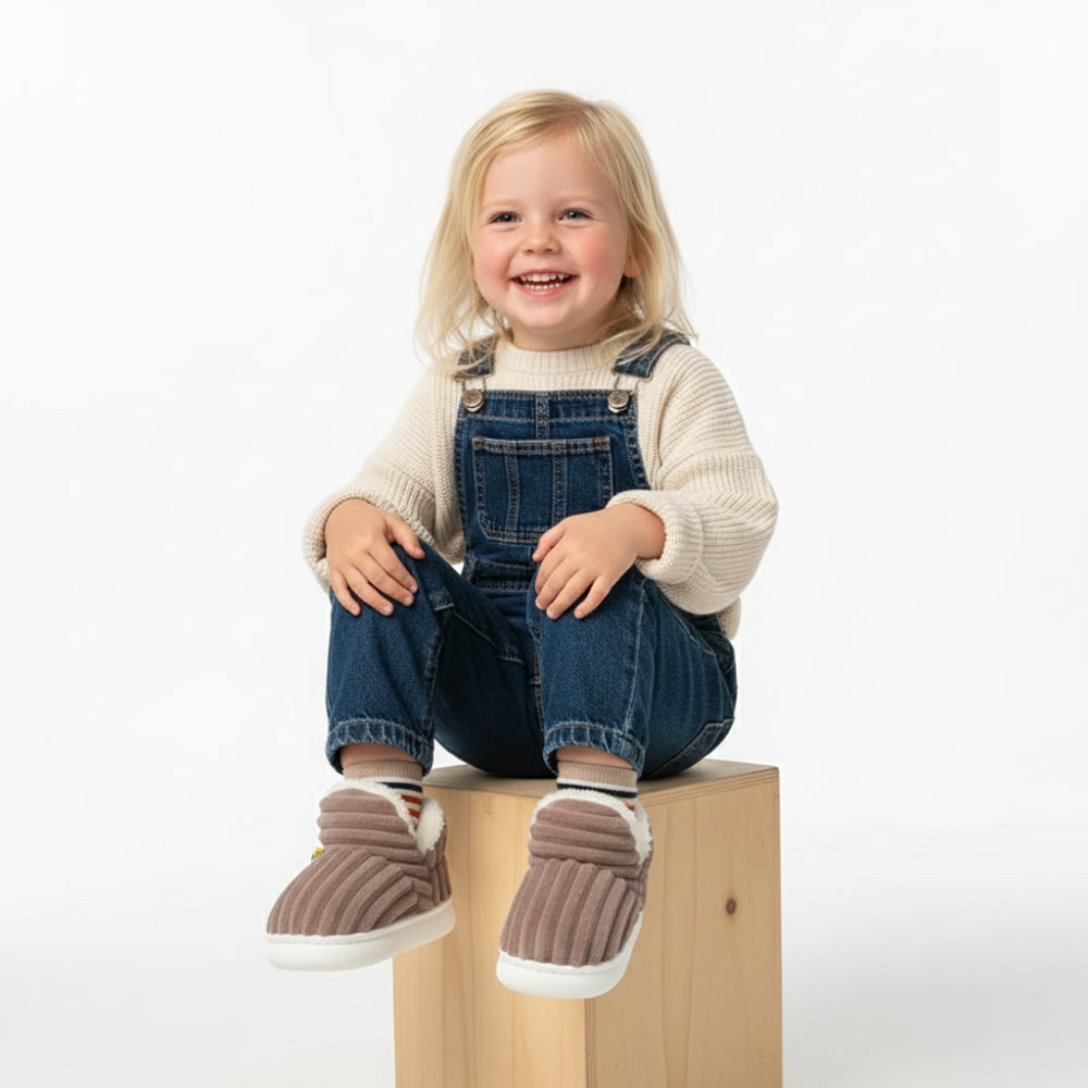 Barn med BJÖRN tofflor – bekväma innetofflor för kalla golv – Kivela